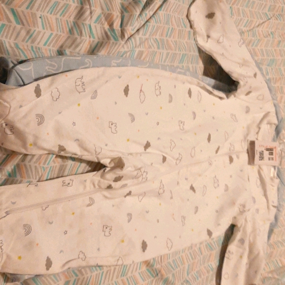 2 piece set of baby sleepers